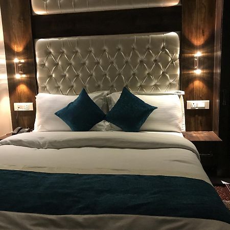 Hotel Mmk Канпур Екстер'єр фото