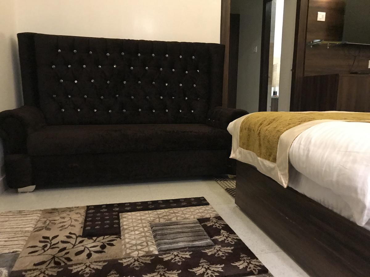 Hotel Mmk Канпур Екстер'єр фото