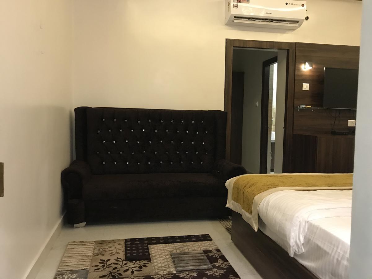 Hotel Mmk Канпур Екстер'єр фото