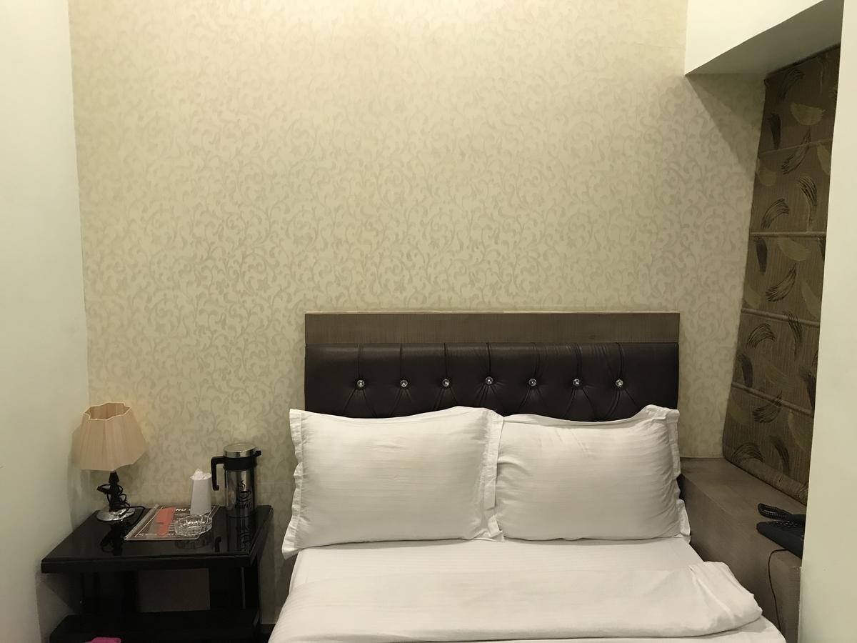 Hotel Mmk Канпур Екстер'єр фото