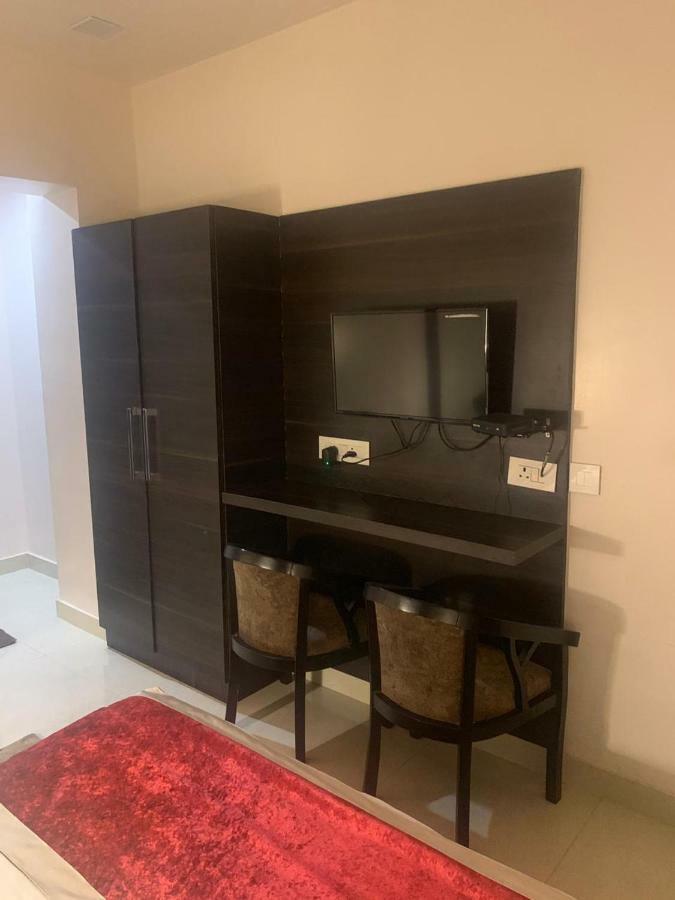 Hotel Mmk Канпур Екстер'єр фото