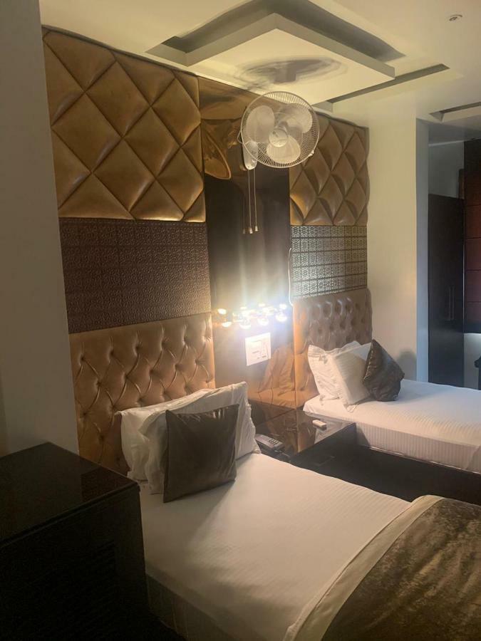 Hotel Mmk Канпур Екстер'єр фото