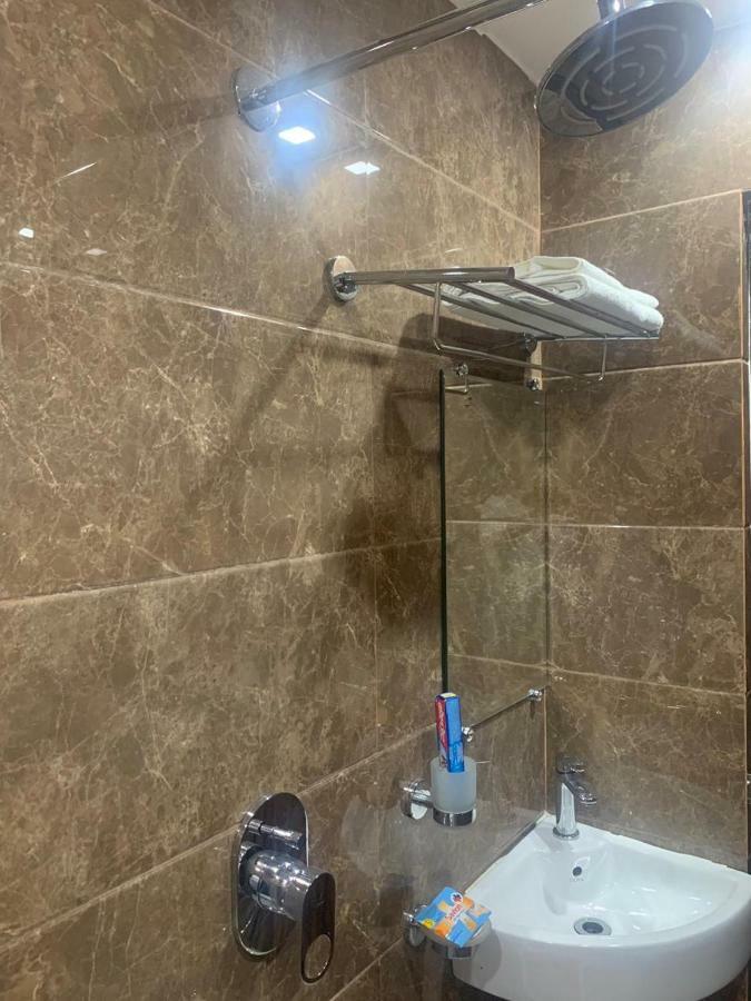 Hotel Mmk Канпур Екстер'єр фото