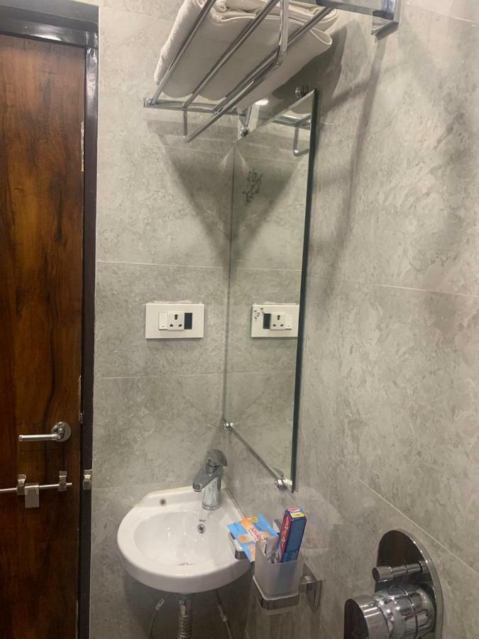 Hotel Mmk Канпур Екстер'єр фото
